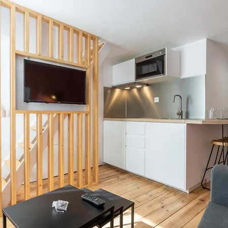 아파트 Little Duplex In Republique Beaux Arts