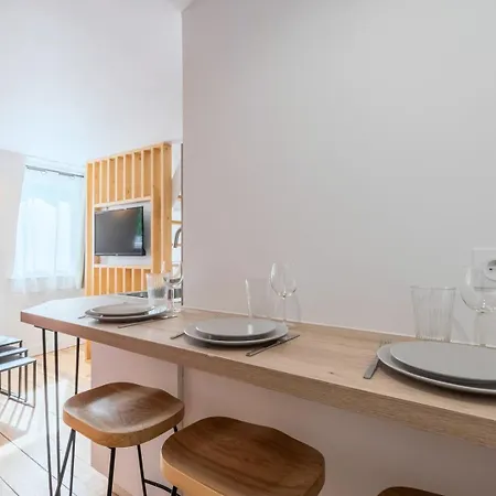 Little Duplex In Republique Beaux Arts