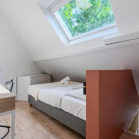 Little Duplex In Republique Beaux Arts